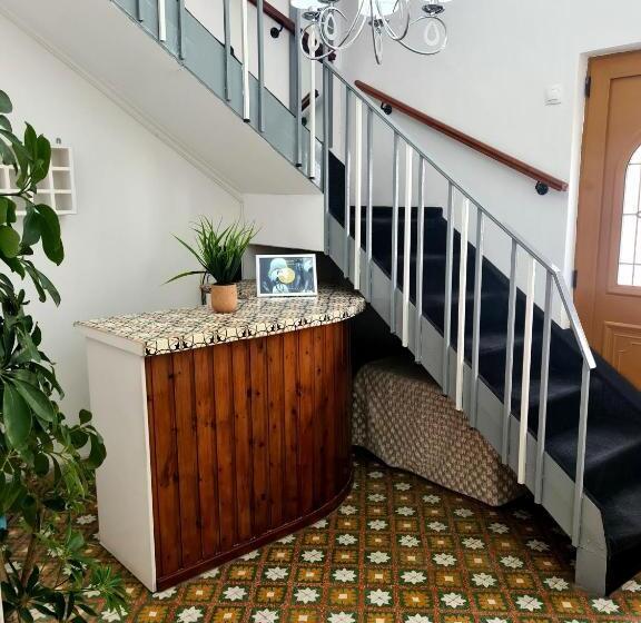 پانسیون Avra Rooms