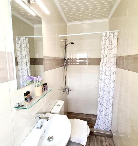 پانسیون Avra Rooms