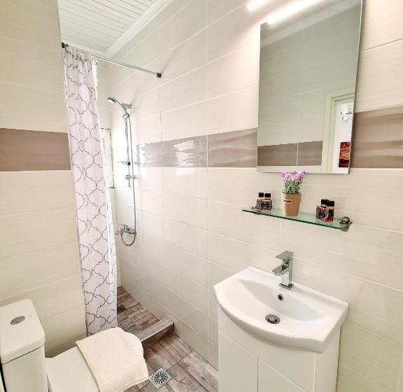 پانسیون Avra Rooms