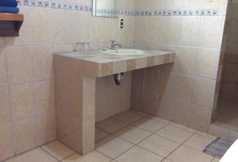 هتل Cabinas Tropical