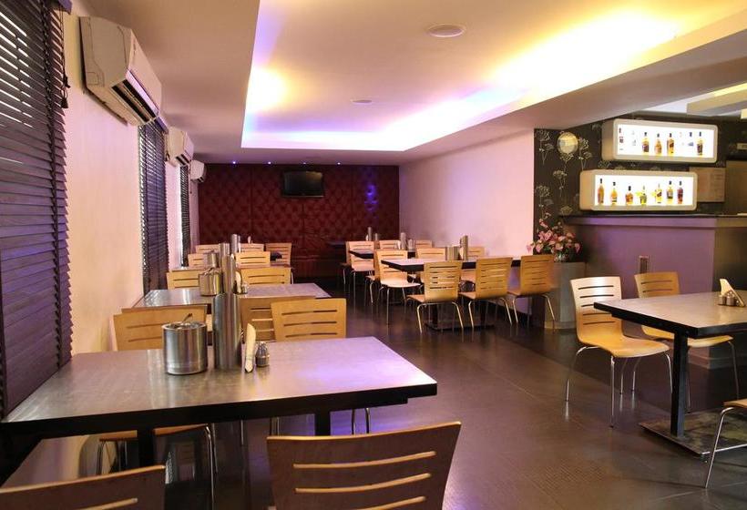 בית מלון כפרי Gokulam Park