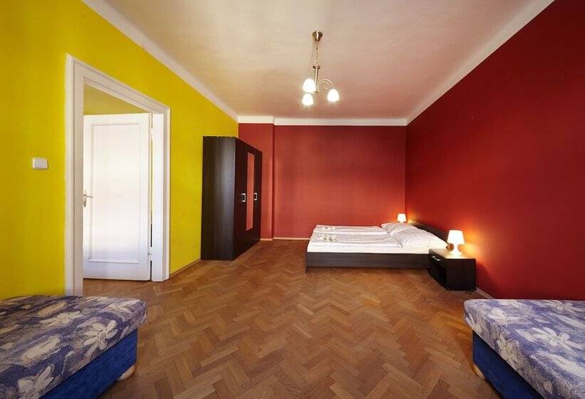 فندق Hostel Foster