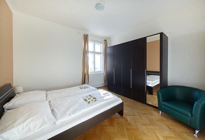 فندق Hostel Foster