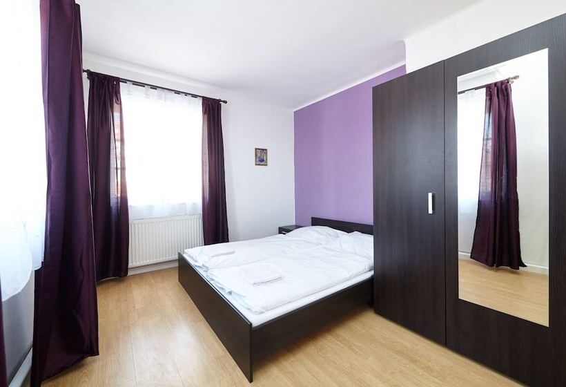 فندق Hostel Foster