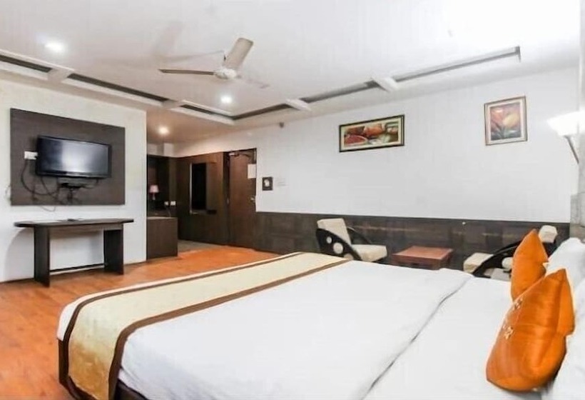 בית מלון כפרי Monarch Inn