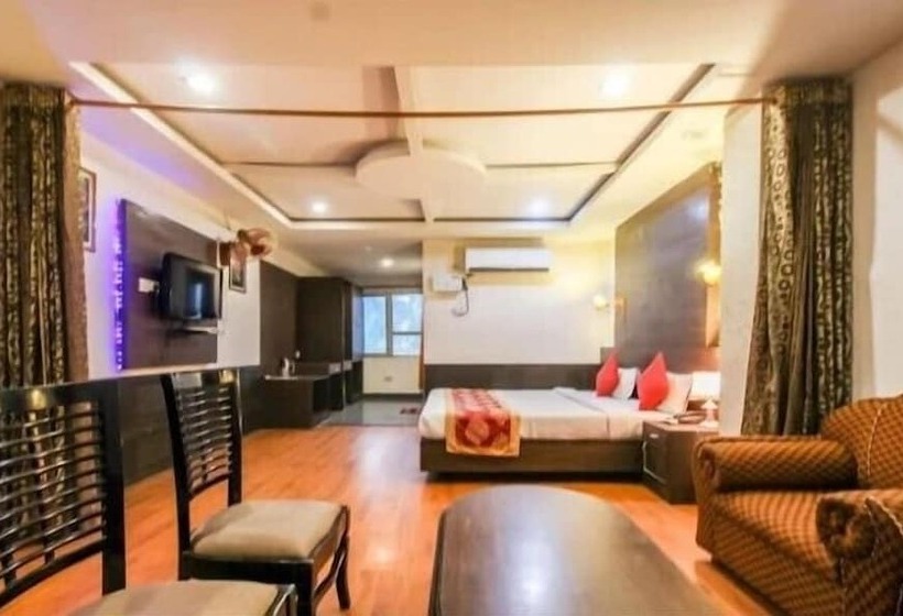 בית מלון כפרי Monarch Inn