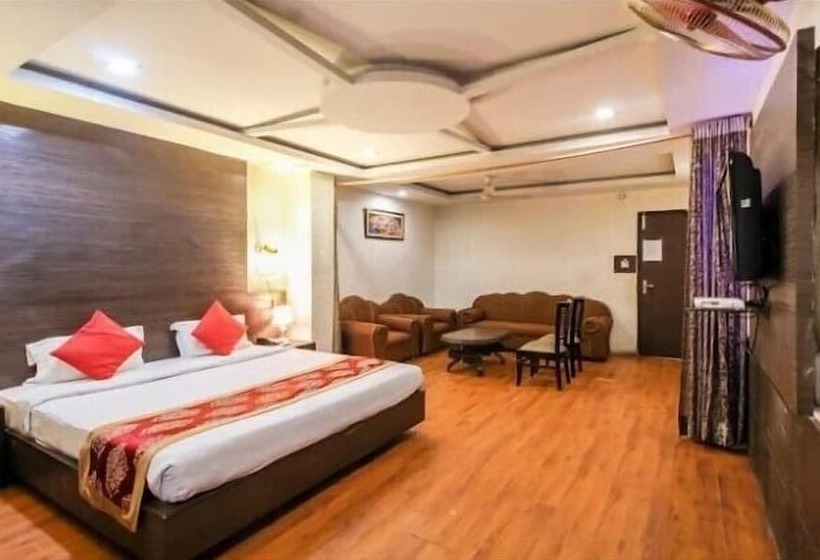 בית מלון כפרי Monarch Inn