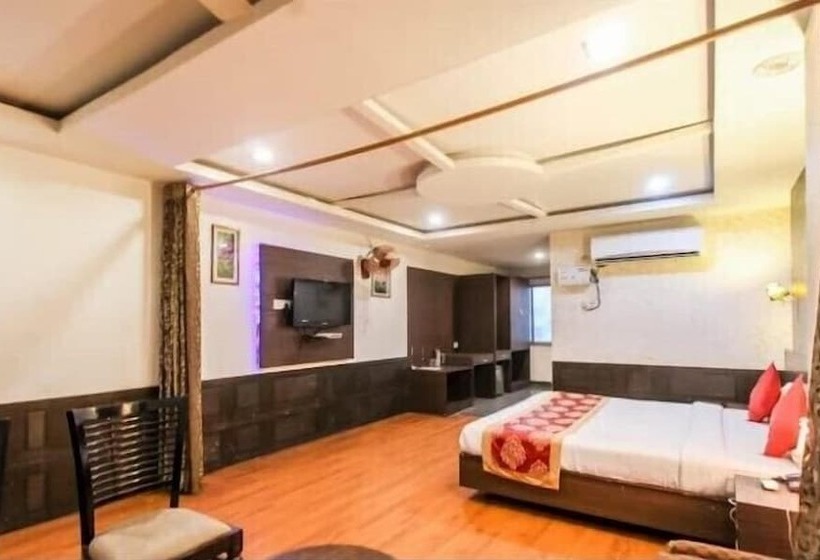 בית מלון כפרי Monarch Inn