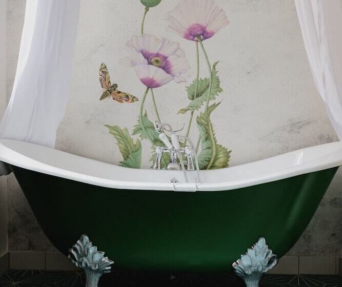 فندق Monastery Garden Bistro & Rooms