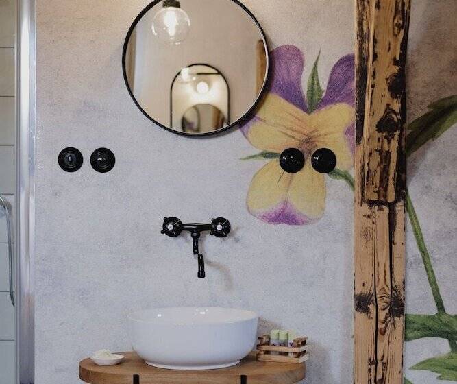 فندق Monastery Garden Bistro & Rooms