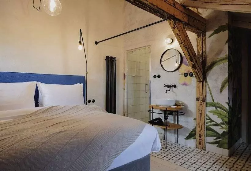 هتل Monastery Garden Bistro & Rooms