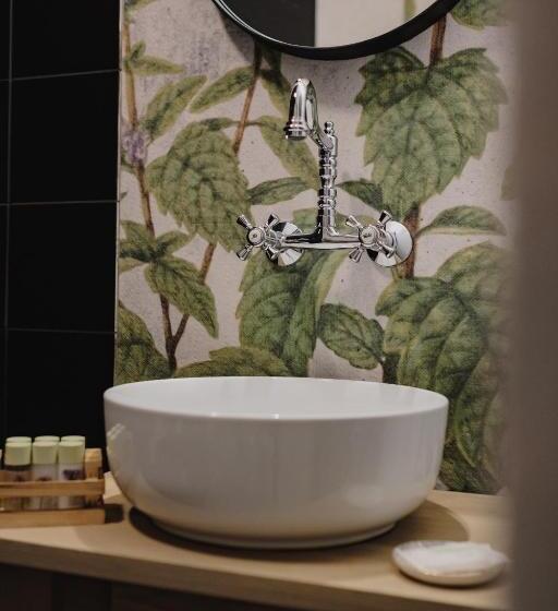 فندق Monastery Garden Bistro & Rooms