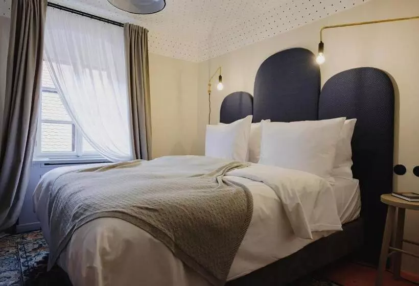 هتل Monastery Garden Bistro & Rooms