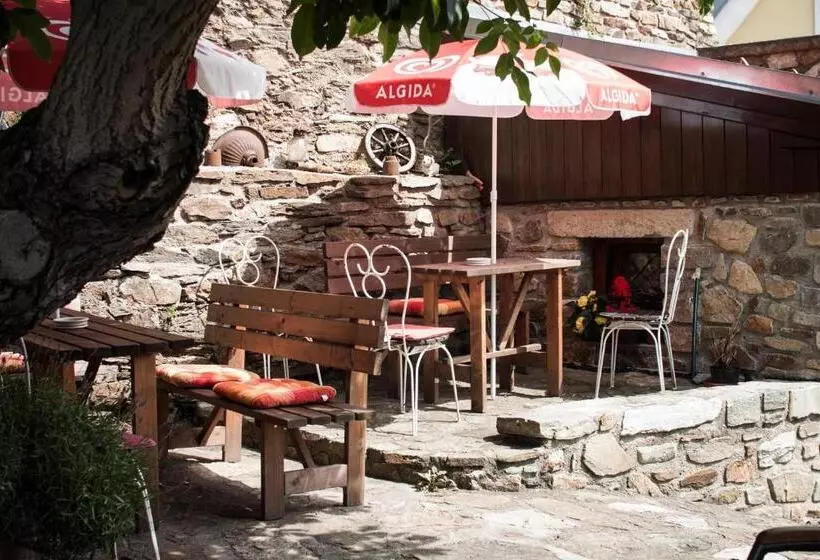 Hotelli Penzion Kříž