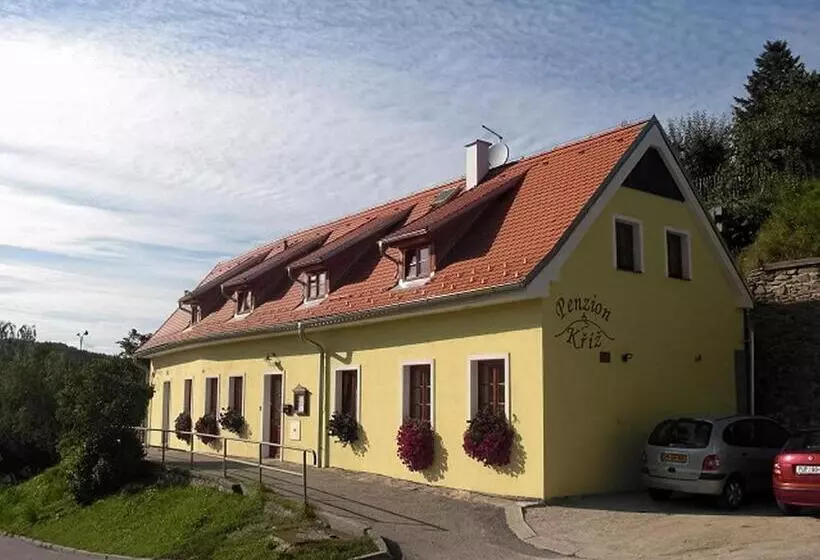 Hotelli Penzion Kříž