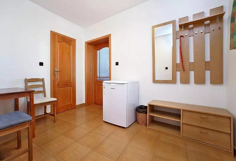 Hotelli Penzion Kříž