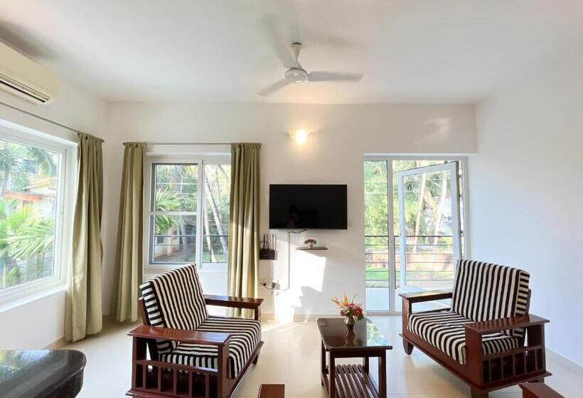 בית מלון כפרי Rainforest Enclave, Arpora   10 Mins To Baga Beach