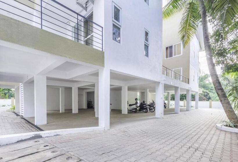 בית מלון כפרי Rainforest Enclave, Arpora   10 Mins To Baga Beach