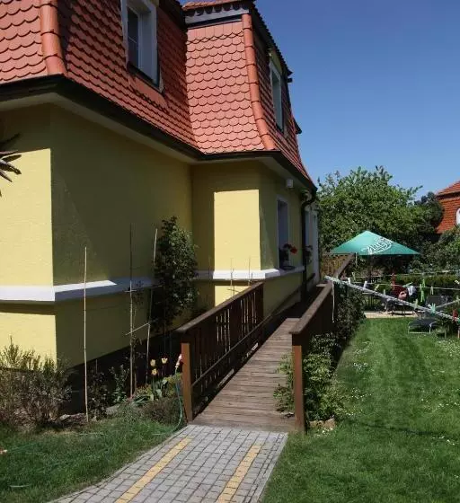 هتل Slunecni Dum