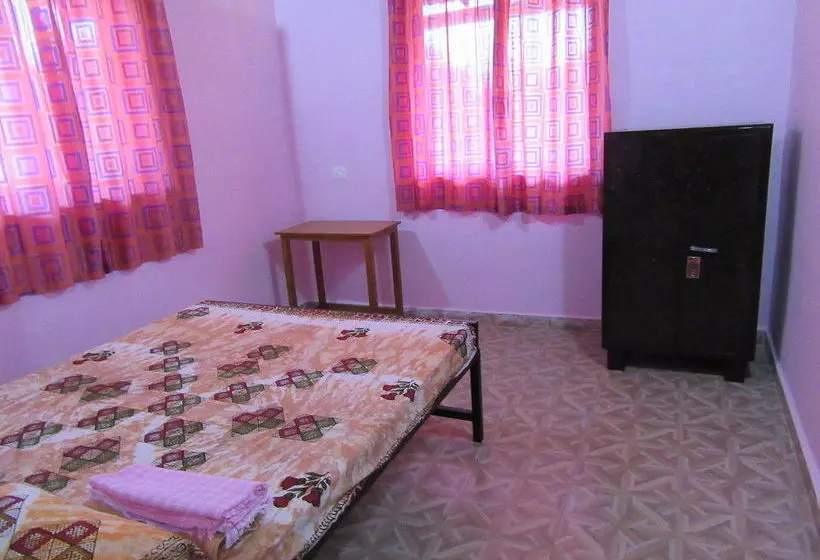 Majatalo Mandrem Beach Guest House Goa