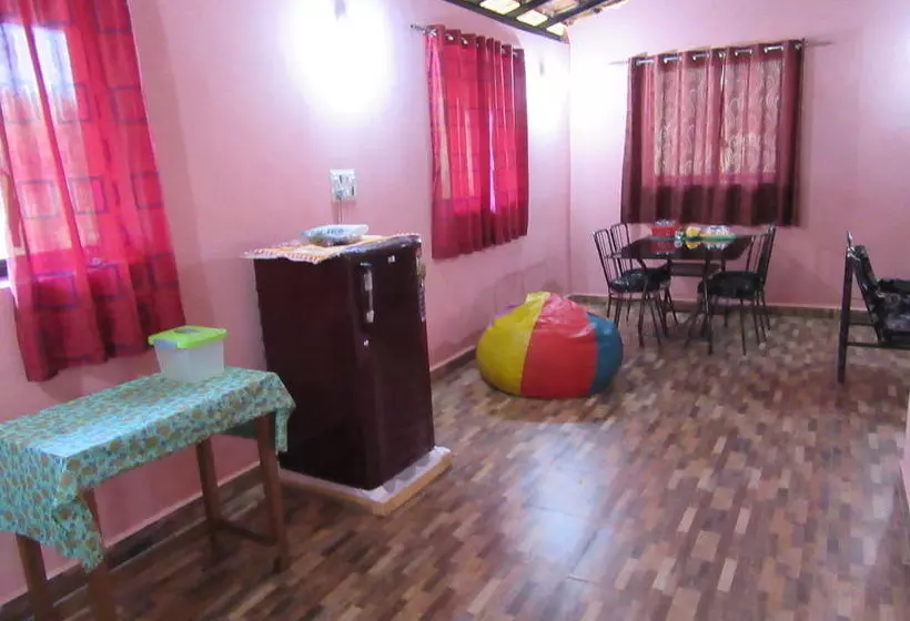 Majatalo Mandrem Beach Guest House Goa