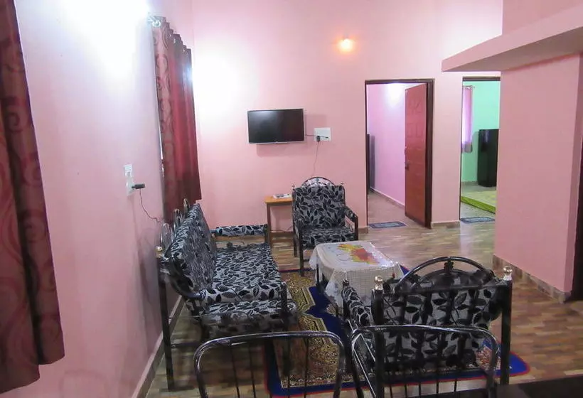 Majatalo Mandrem Beach Guest House Goa