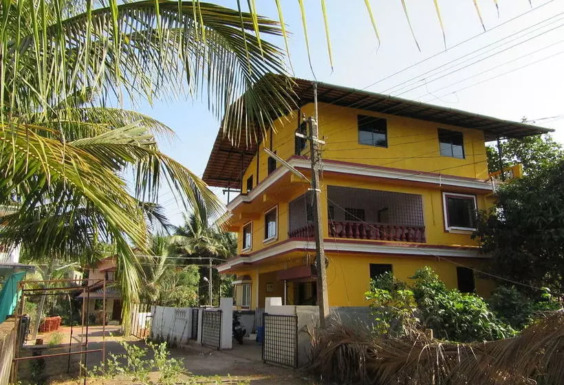 Majatalo Mandrem Beach Guest House Goa