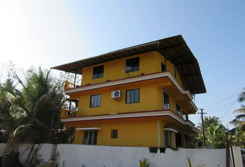 Majatalo Mandrem Beach Guest House Goa