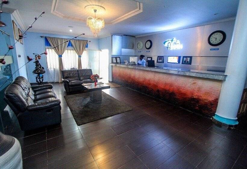 هتل Aaron's Place