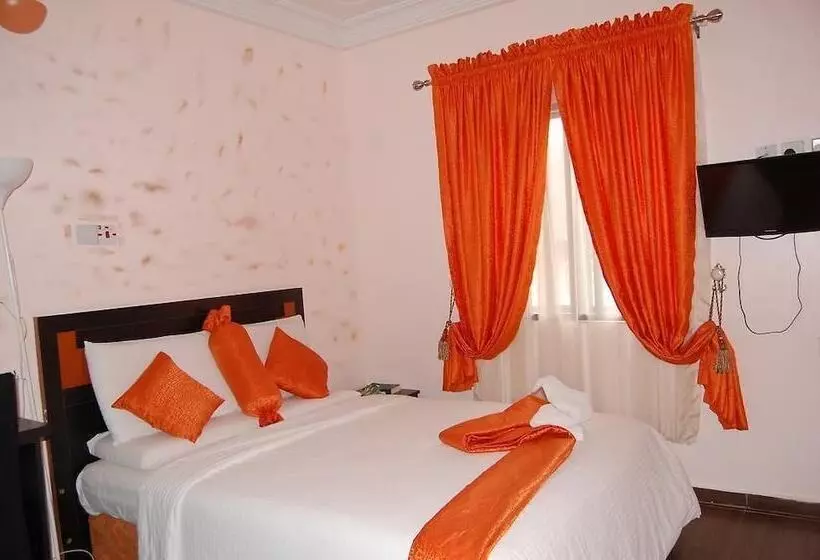 هتل Aaron's Place