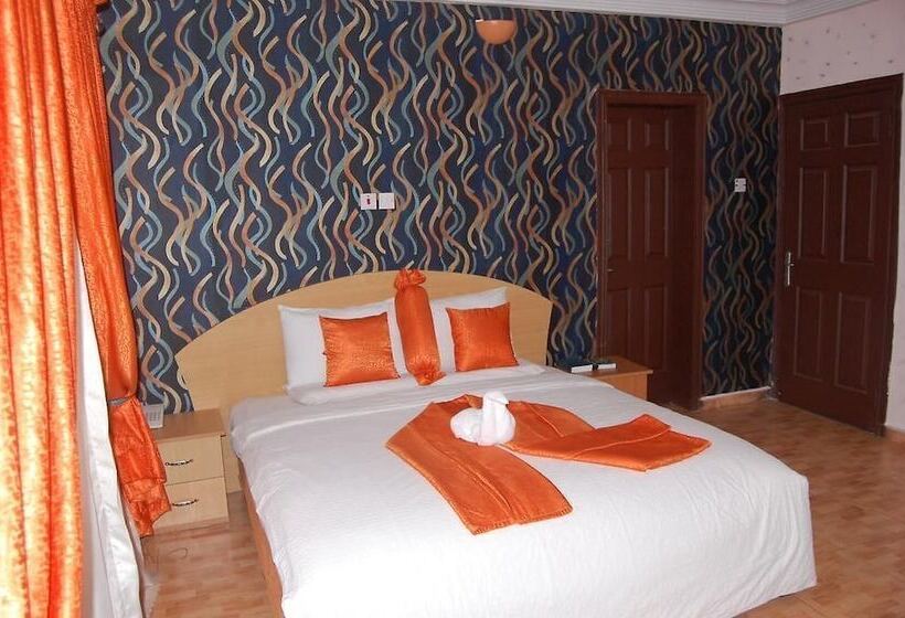 هتل Aaron's Place