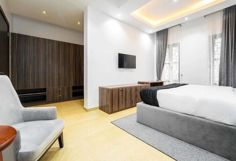 هتل Aaron's Place