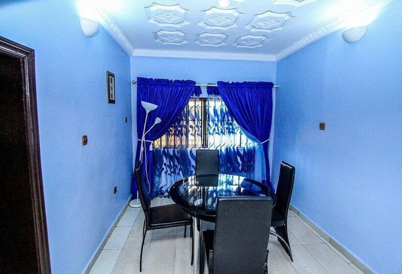 هتل Aaron's Place