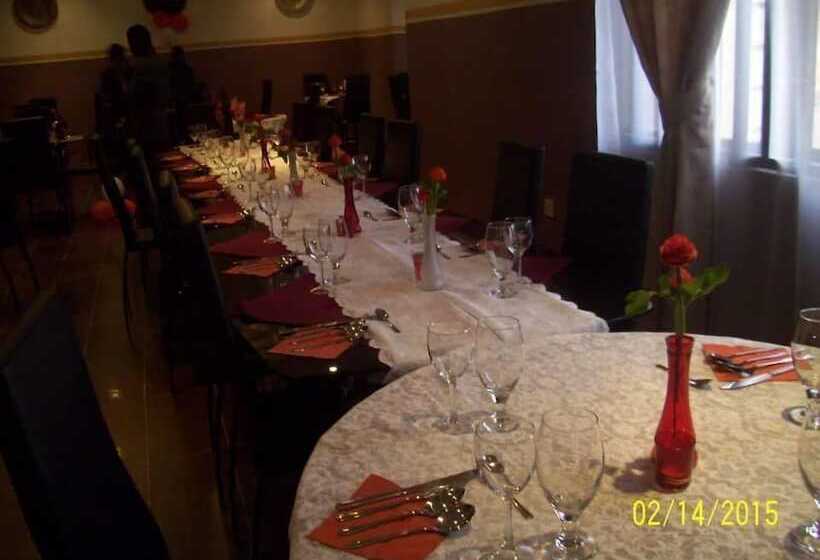 هتل Aaron's Place