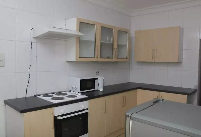 هتل Aaron's Place