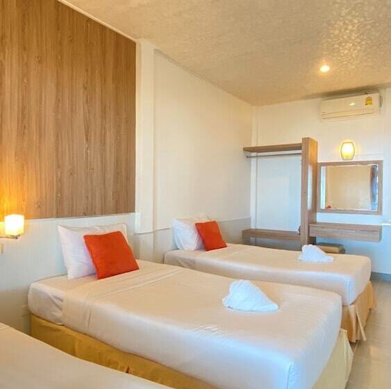 בית מלון כפרי Laem Sing Natural Beach Resort