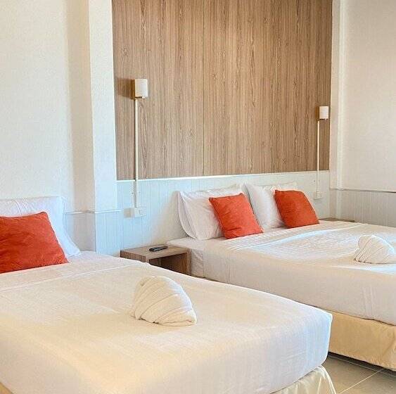 בית מלון כפרי Laem Sing Natural Beach Resort