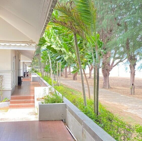 בית מלון כפרי Laem Sing Natural Beach Resort