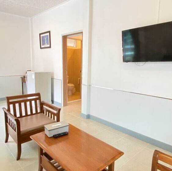 בית מלון כפרי Laem Sing Natural Beach Resort