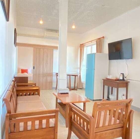 בית מלון כפרי Laem Sing Natural Beach Resort