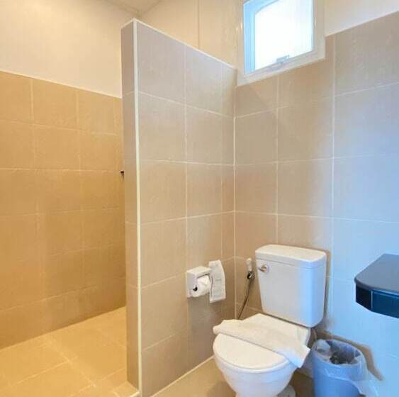 בית מלון כפרי Laem Sing Natural Beach Resort