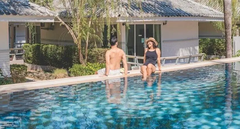 Hotelli Laem Sing Natural Beach Resort