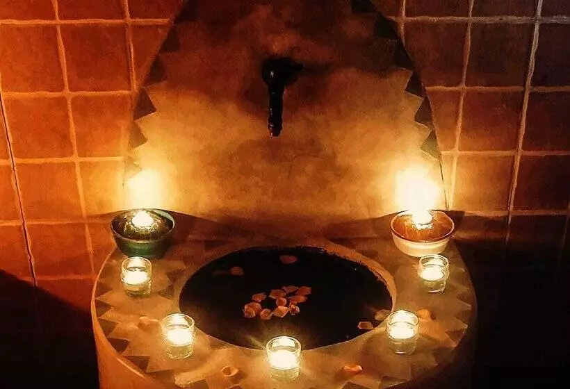 Hotelli Out Of Medina