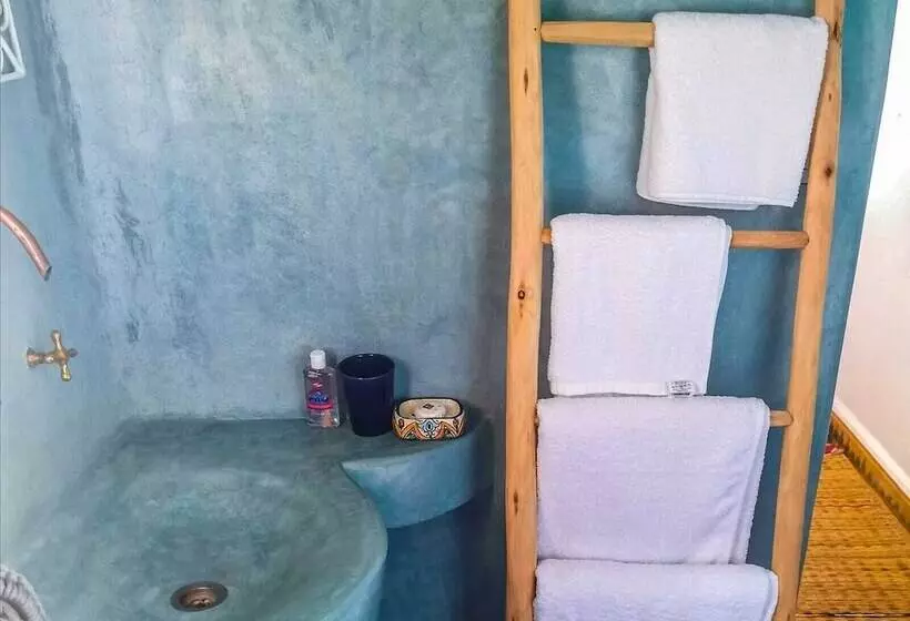 Hotelli Out Of Medina