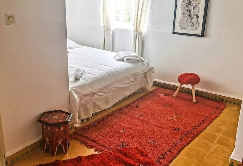 Hotelli Out Of Medina