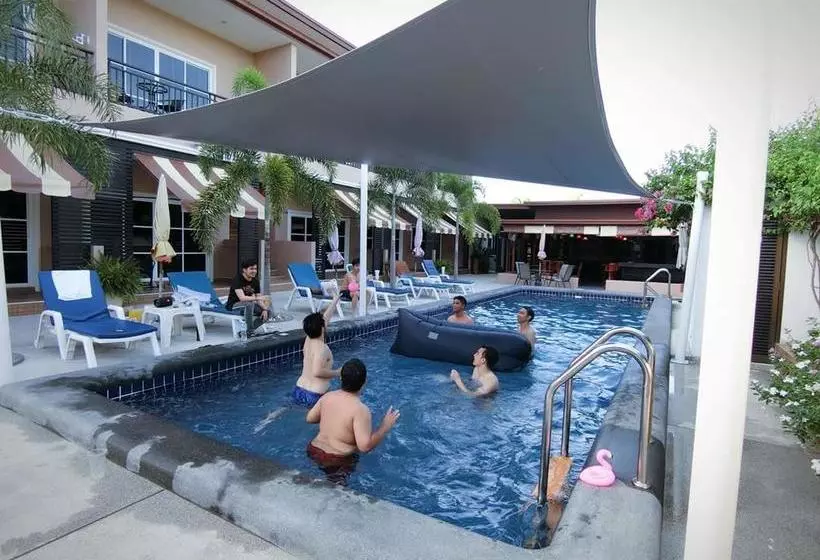 4 Palms Resort