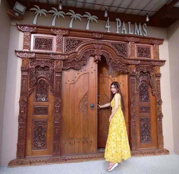 4 Palms Resort