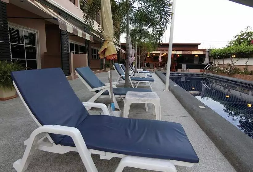4 Palms Resort