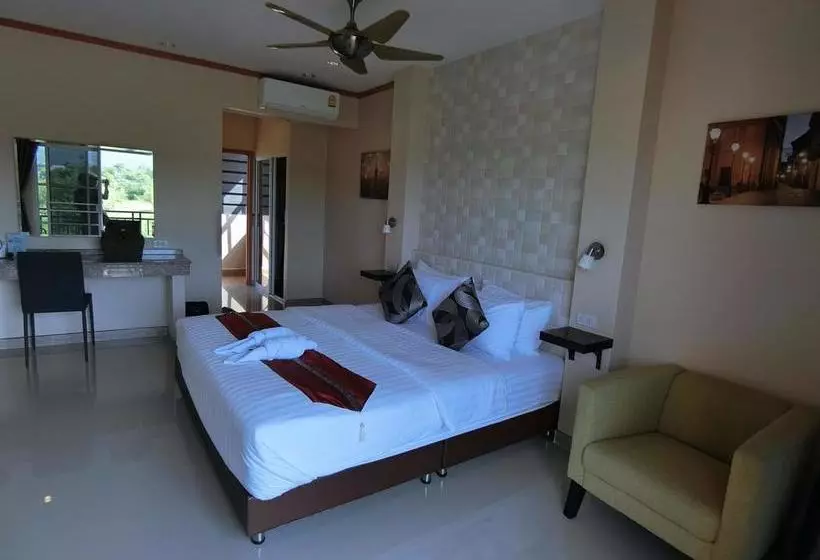 4 Palms Resort