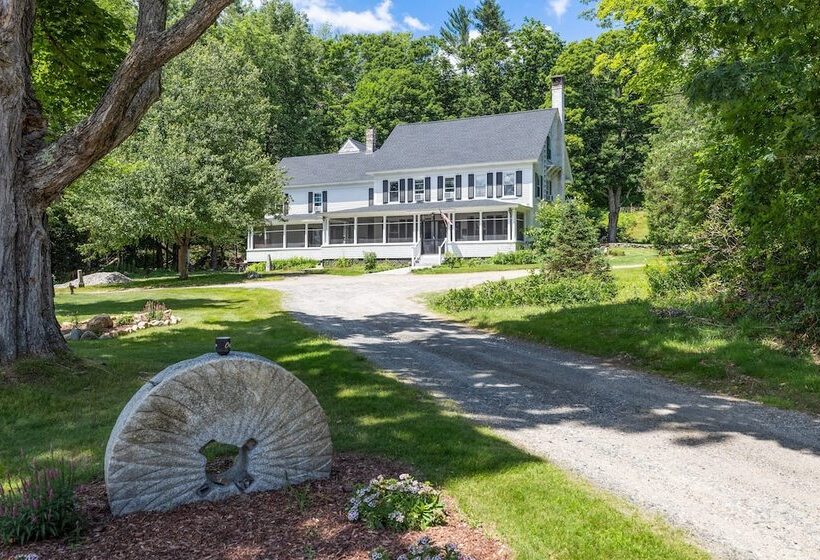 Bed and Breakfast Inn On Golden Pond